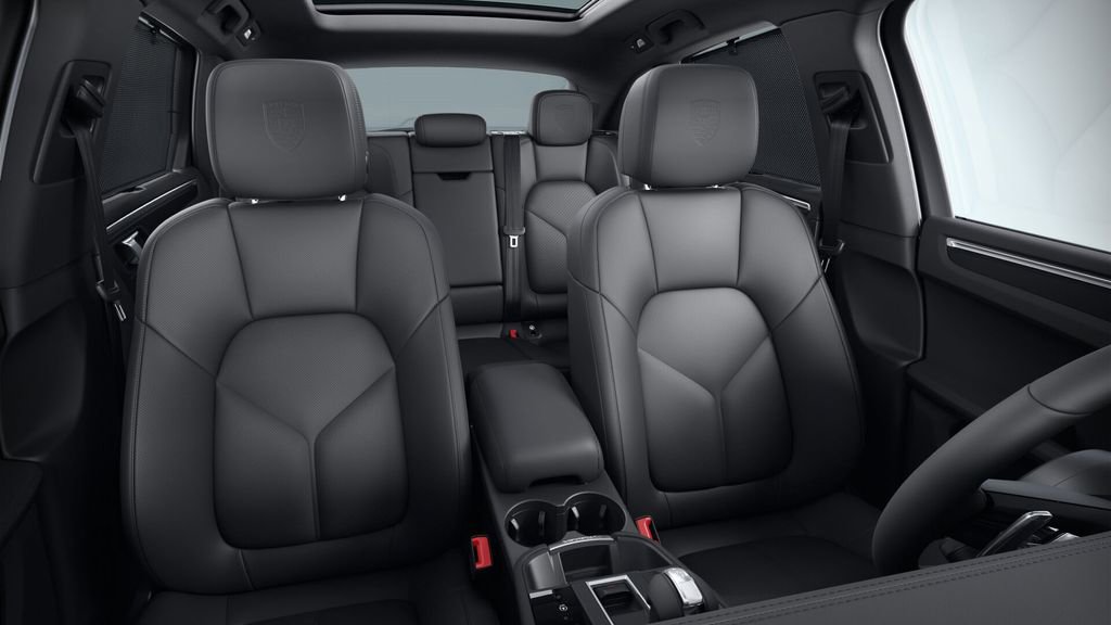 Certified 2026 Porsche Macan AWD/4WD image 11
