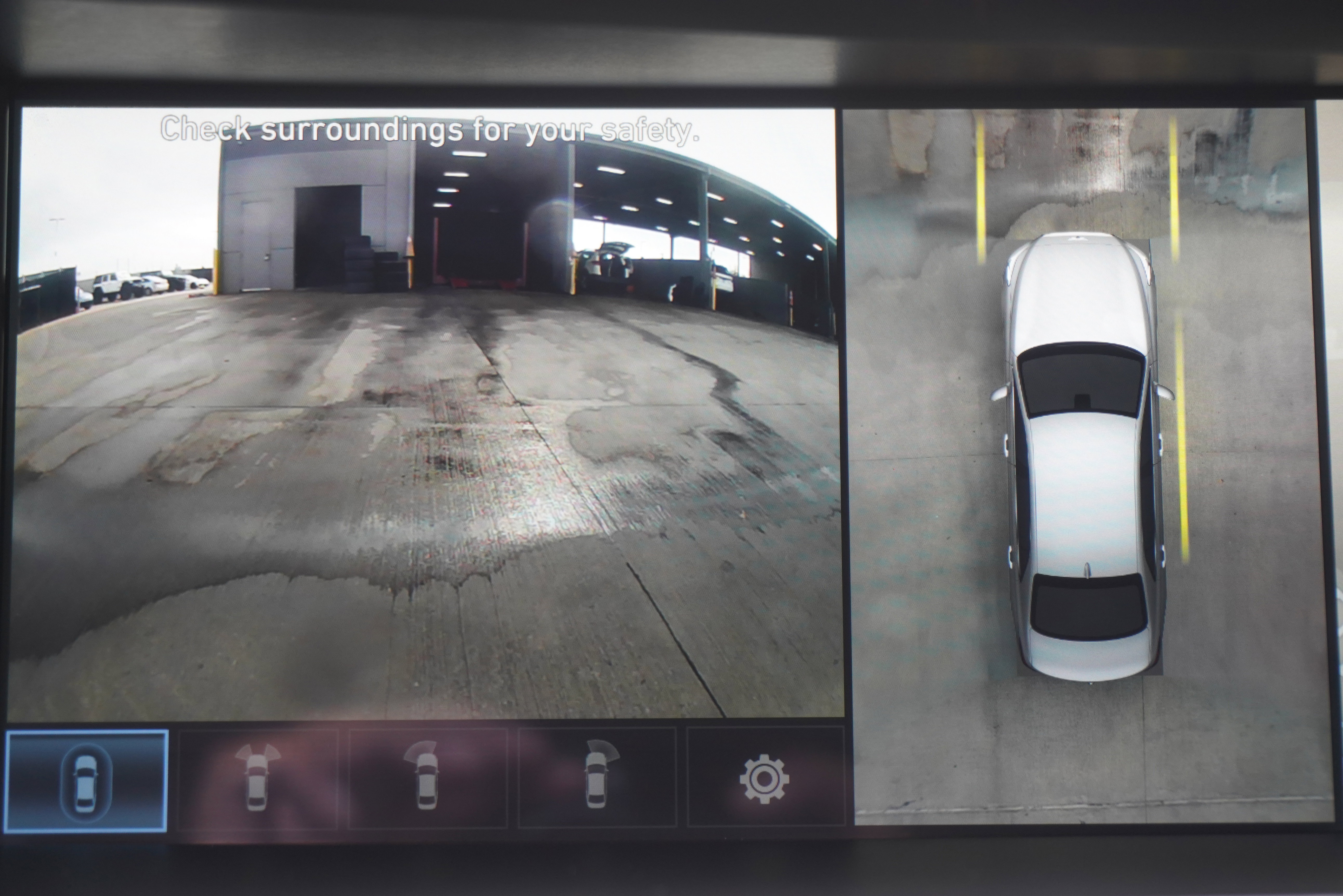 Used 2019 Genesis G90 3.3T Premium image 22