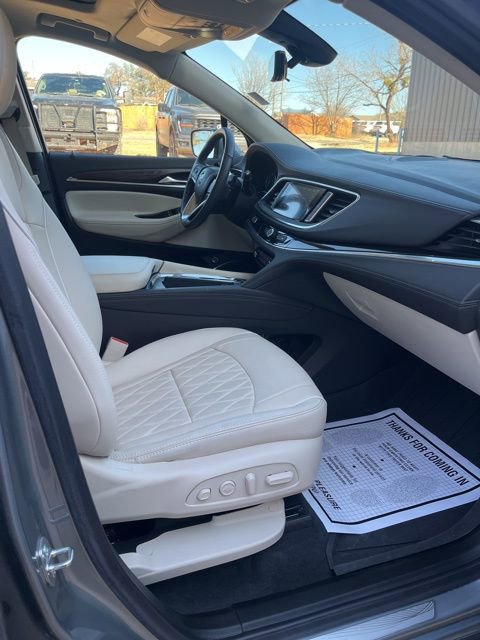 Used 2023 Buick Enclave Avenir w/ Avenir Technology Package image 11