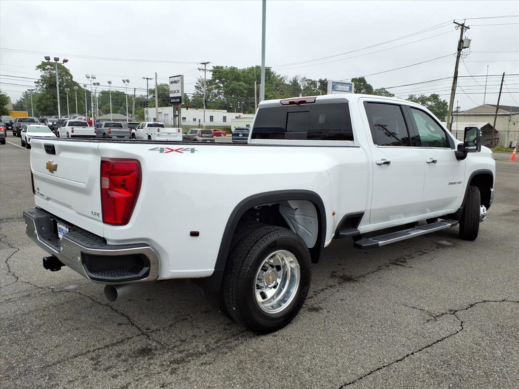 New 2026 Chevrolet Silverado 3500 LTZ w/ LTZ Plus Package AWD/4WD image 4
