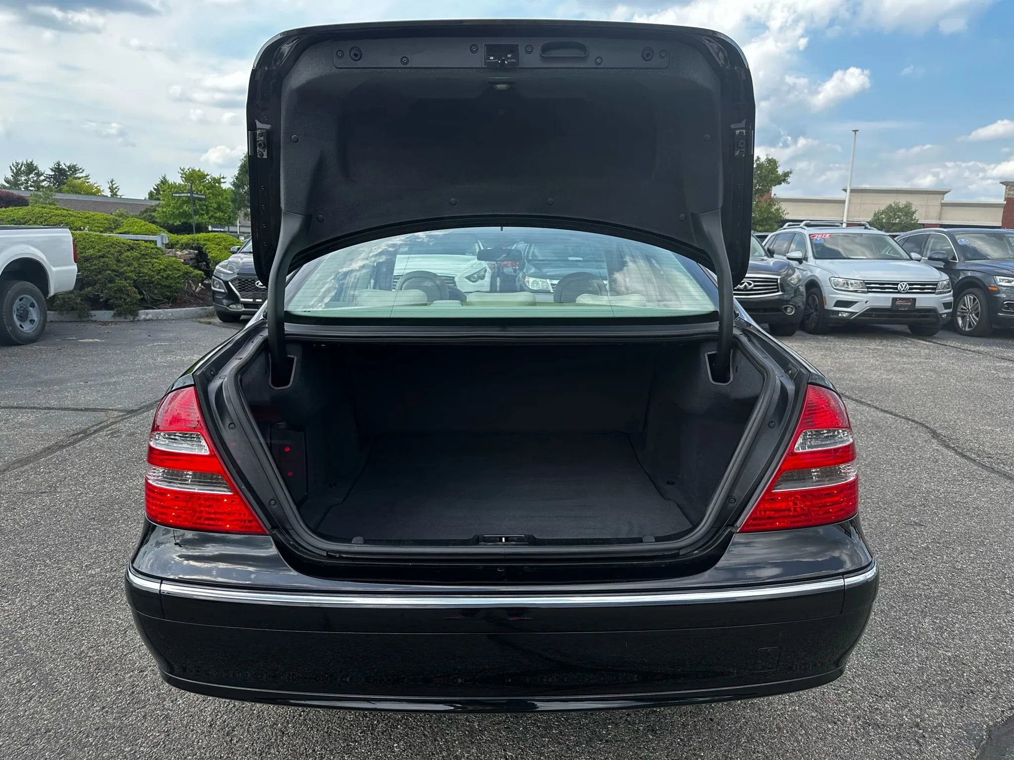 Used 2003 Mercedes-Benz E 320 Sedan image 31