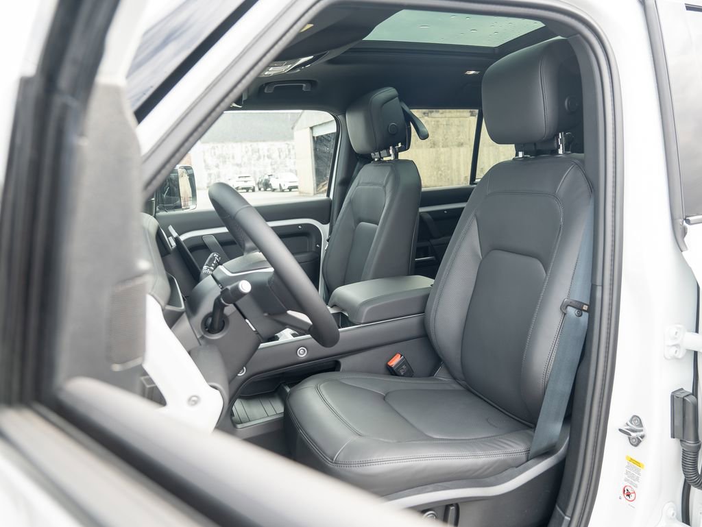 New 2026 Land Rover Defender 110 X-Dynamic SE image 19