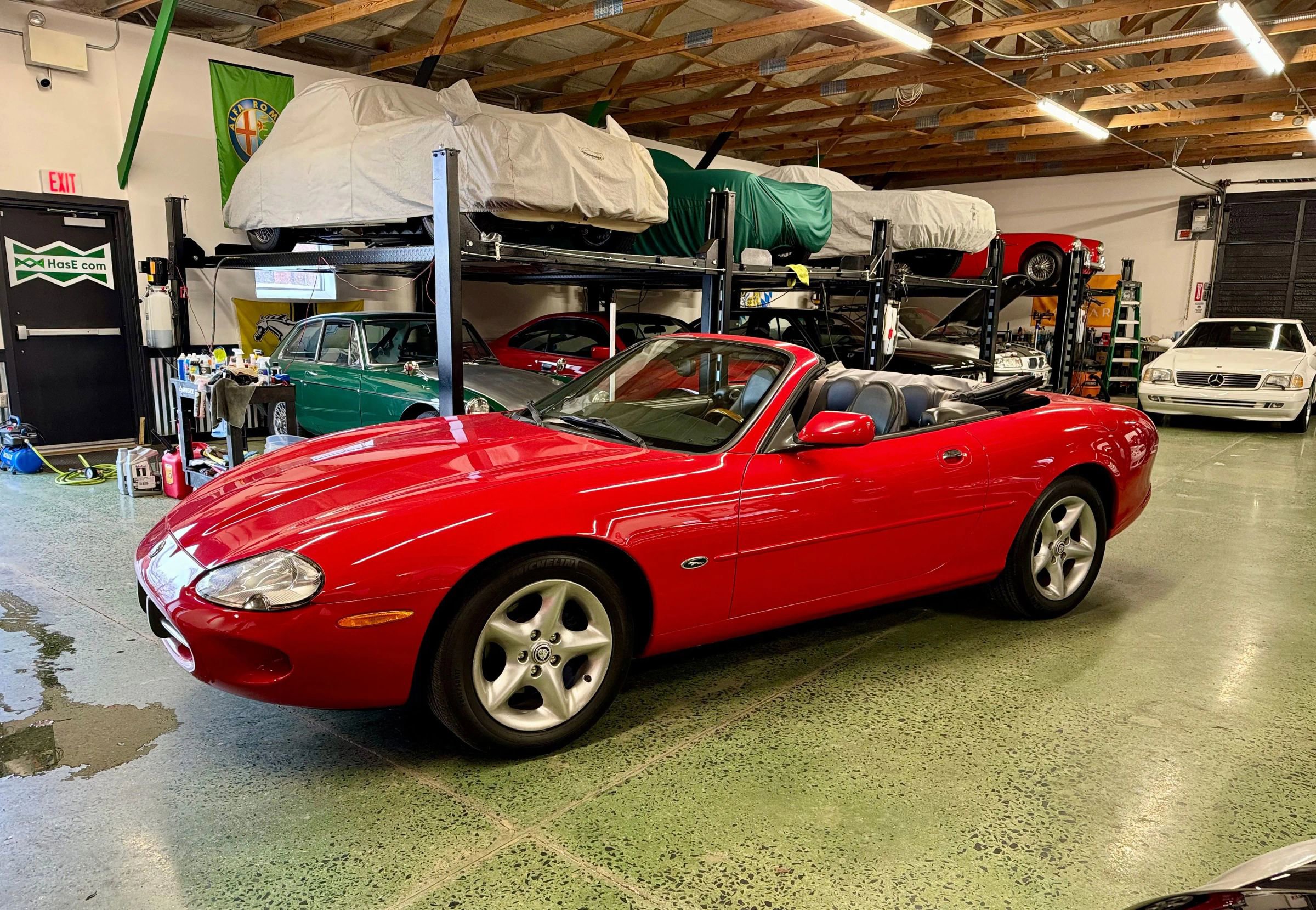Used 2000 Jaguar XK8 Convertible image 5