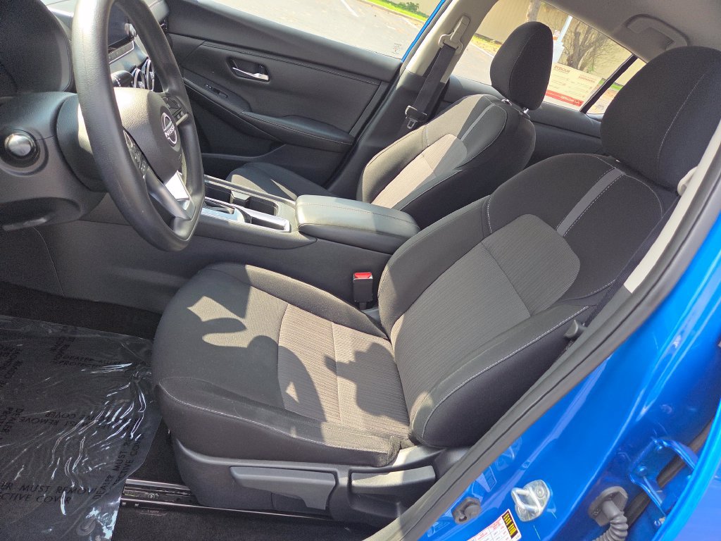 Certified 2025 Nissan Sentra SV FWD image 29