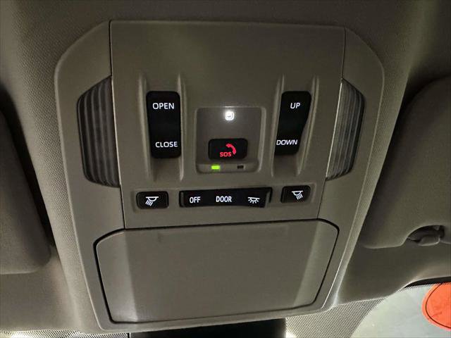 Used 2024 Toyota Highlander XLE image 32