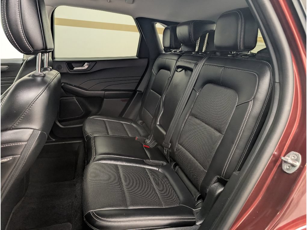 Used 2021 Ford Escape Titanium AWD/4WD image 16