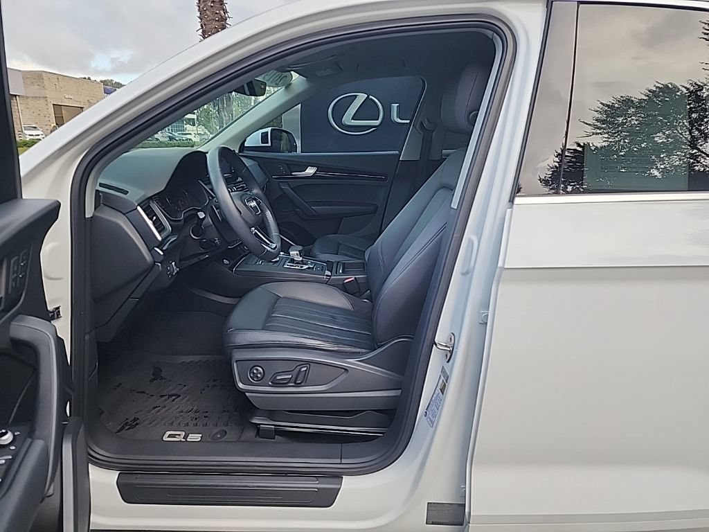 Used 2019 Audi Q5 2.0T Premium w/ Convenience Package AWD/4WD image 8