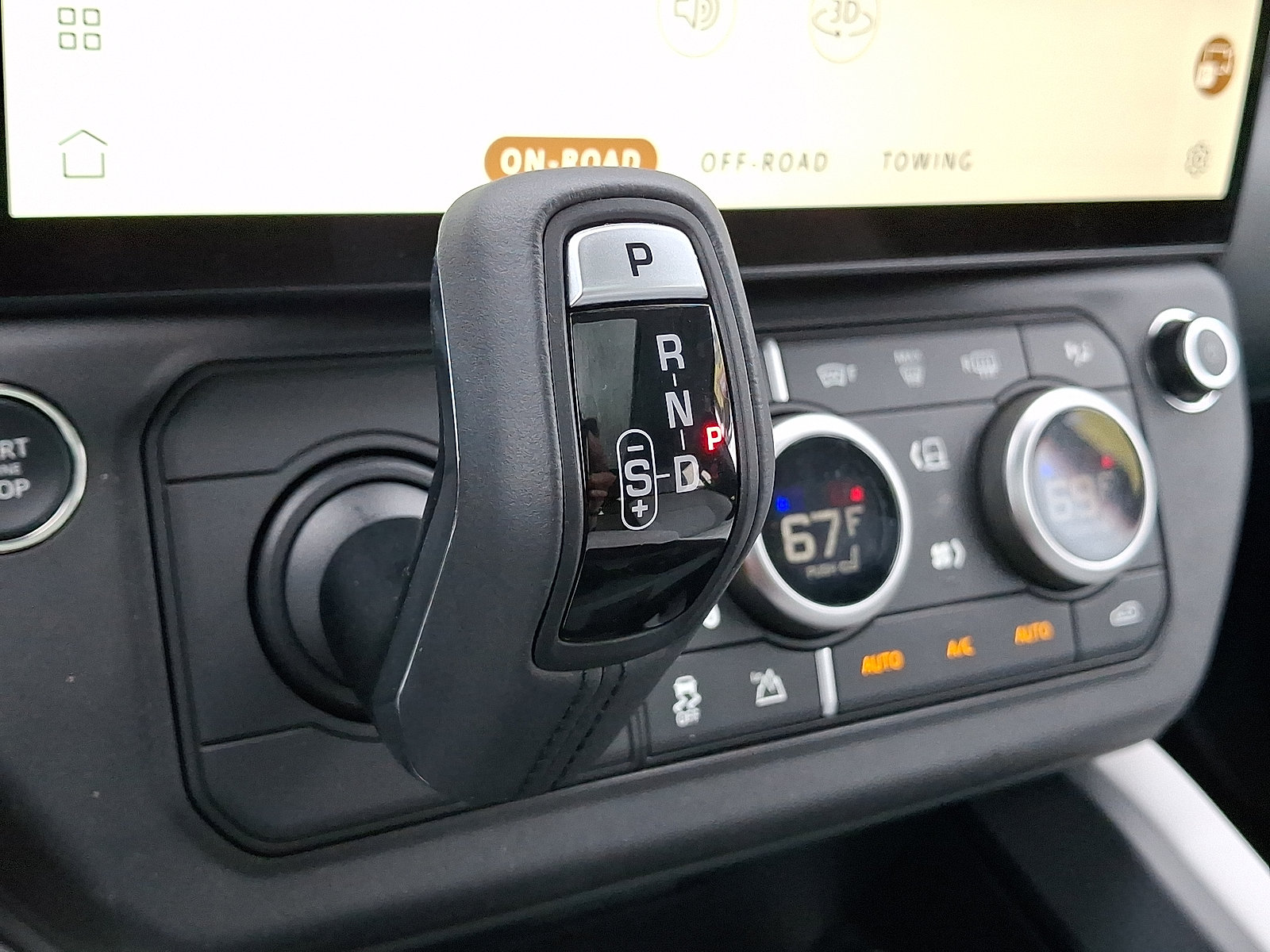 Certified 2026 Land Rover Defender 110 S AWD/4WD image 17