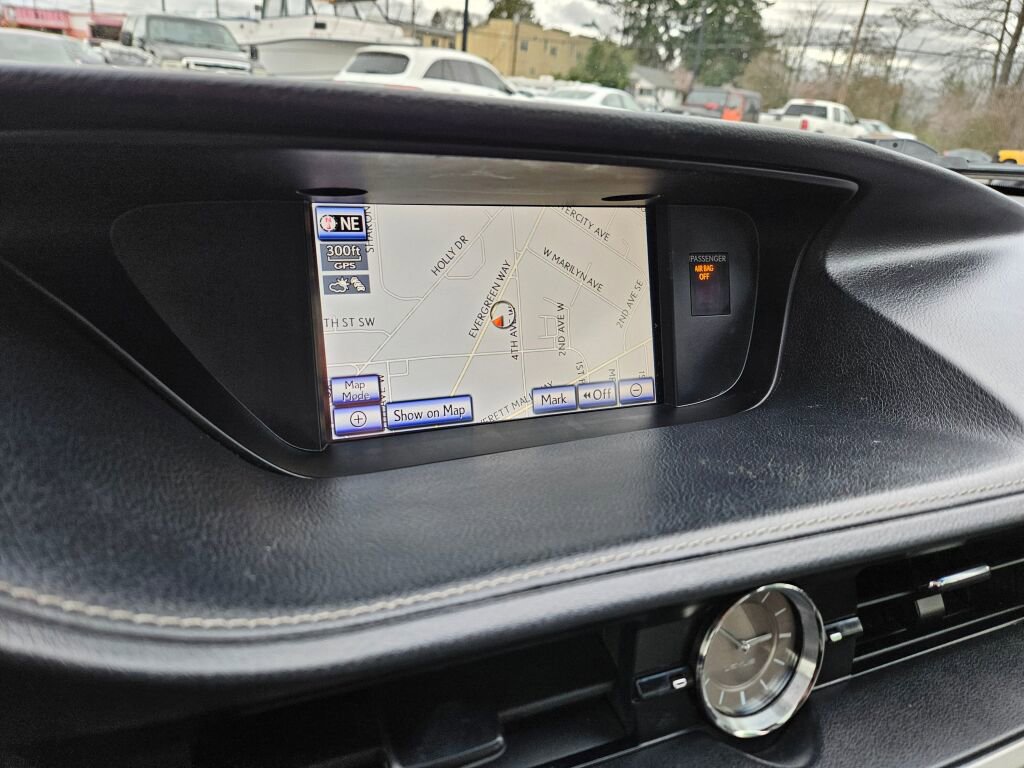 Used 2013 Lexus ES 350 w/ Luxury Pkg image 19