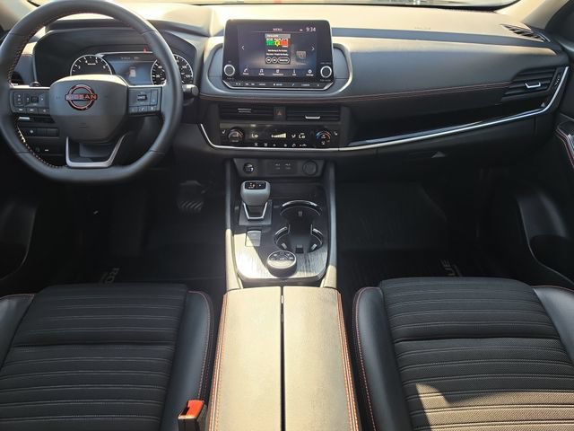 Certified 2025 Nissan Rogue SV AWD/4WD image 15