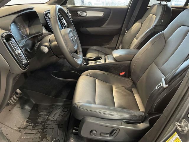 Used 2019 Volvo XC40 T5 Momentum image 14
