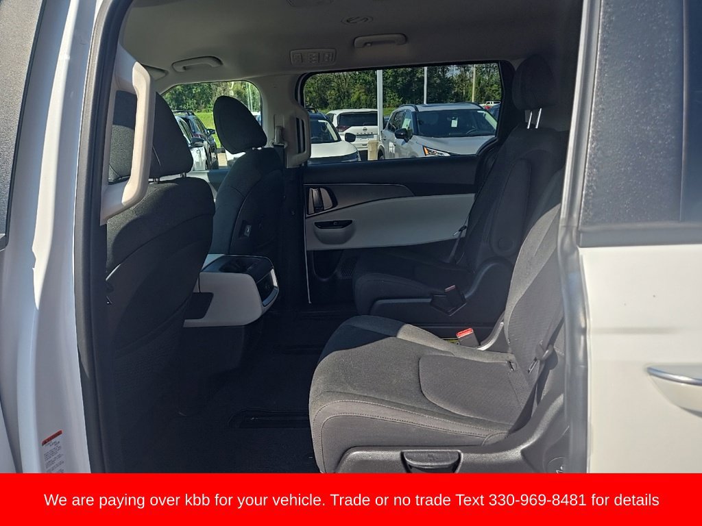 Used 2024 Kia Carnival LX FWD image 29
