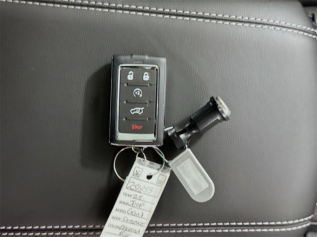 New 2025 Jeep Grand Cherokee Laredo X w/ Luxury Tech Group I image 20