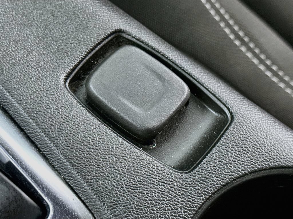 Used 2023 Chevrolet Camaro LT RWD image 27