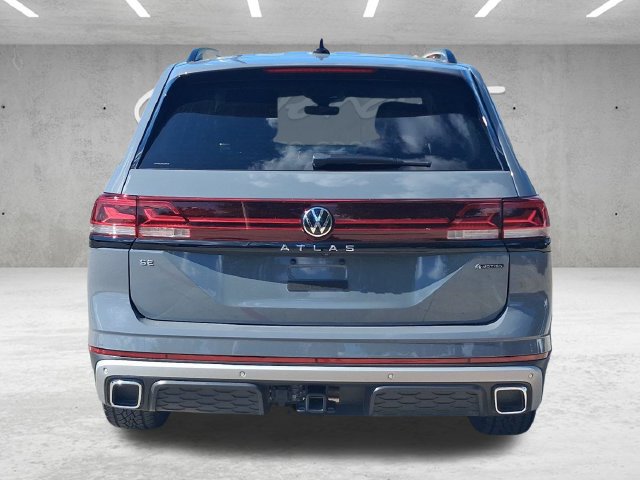 Used 2024 Volkswagen Atlas Peak Edition SE AWD/4WD image 19