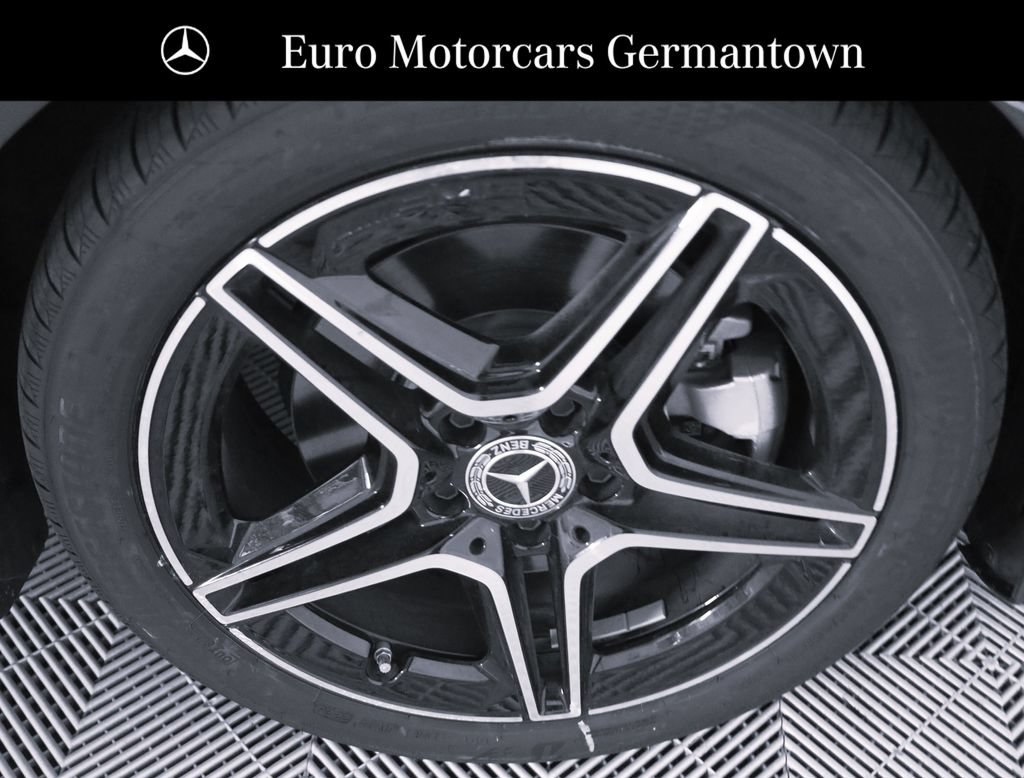 Used 2023 Mercedes-Benz CLA 250 4MATIC image 7