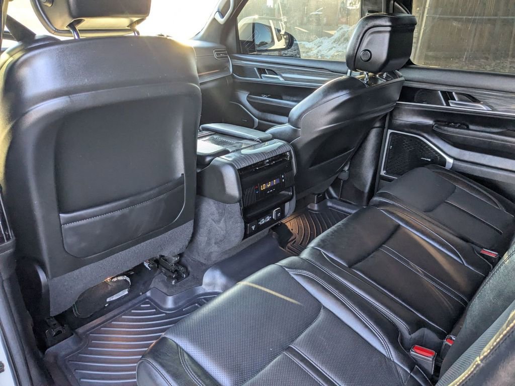 Used 2022 Jeep Wagoneer Series II image 31