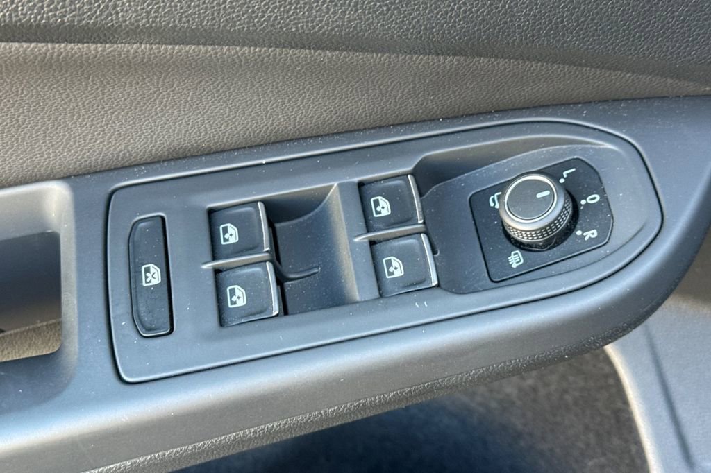 Used 2024 Volkswagen Golf R image 15