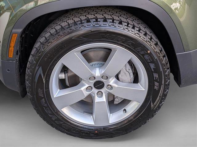 New 2026 Land Rover Defender 110 S image 9