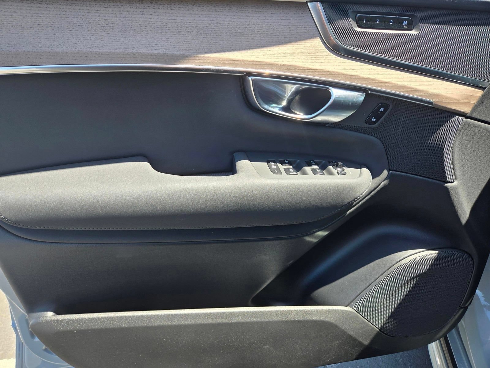 Certified 2025 Volvo XC90 B6 Plus AWD/4WD image 20