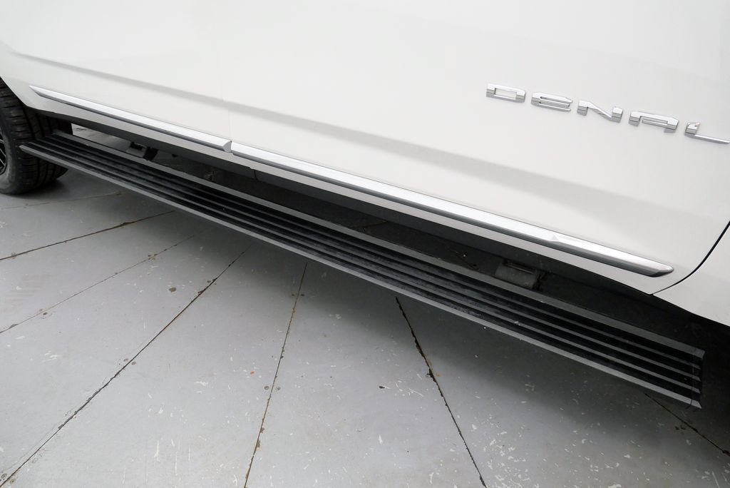 Used 2023 GMC Yukon XL Denali AWD/4WD image 38