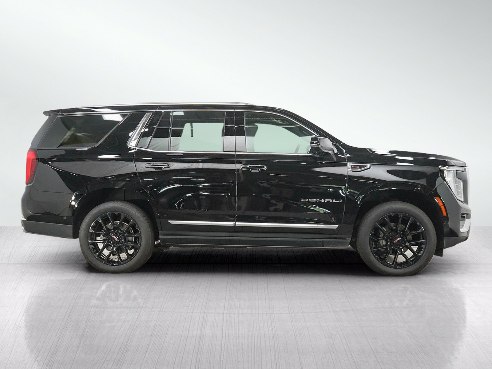 Used 2025 GMC Yukon Denali w/ Denali Reserve Package AWD/4WD image 6