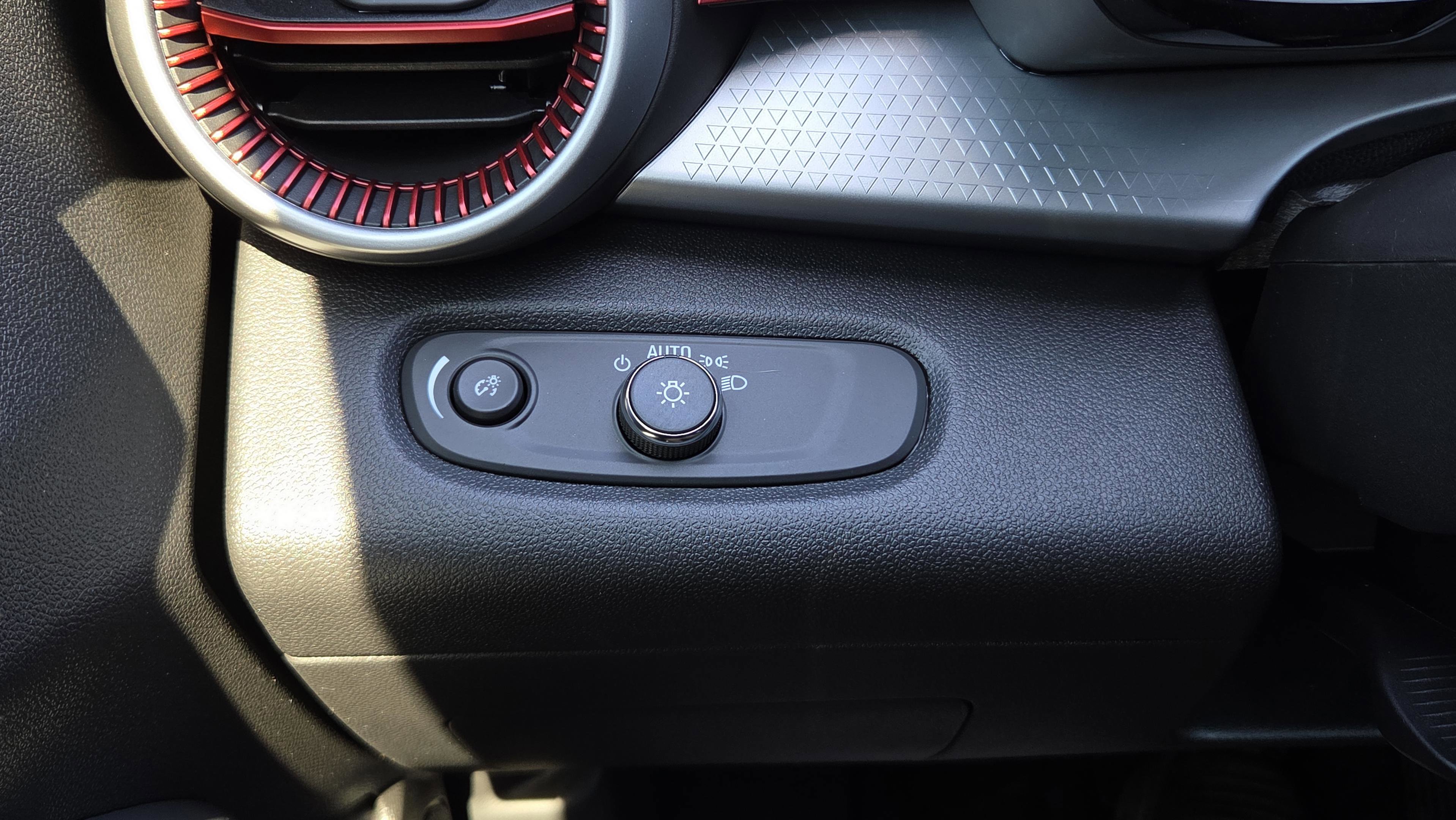 New 2026 Chevrolet Trax RS w/ Driver Confidence Package image 20