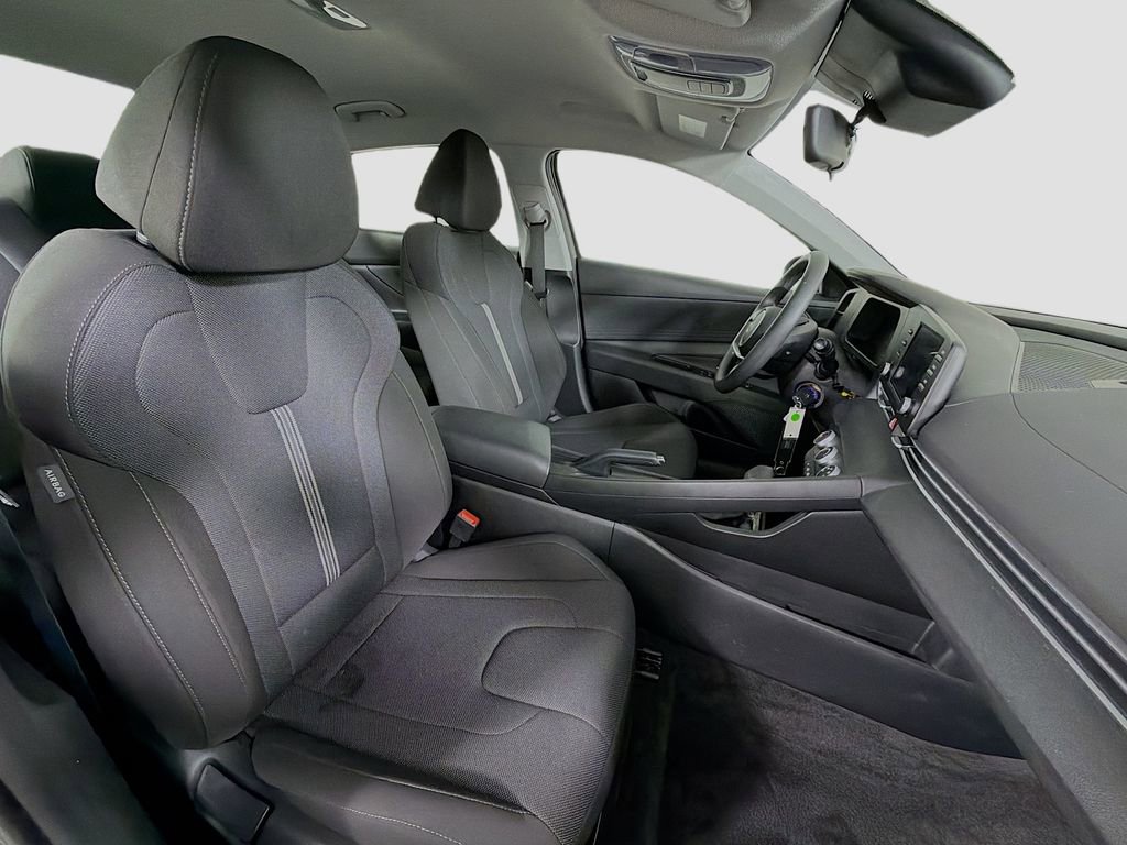 Used 2024 Hyundai Elantra SE image 27