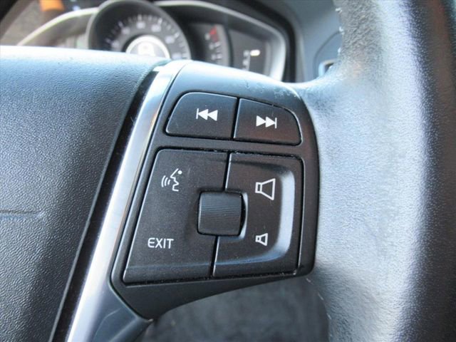 Used 2017 Volvo XC60 T5 Inscription image 23