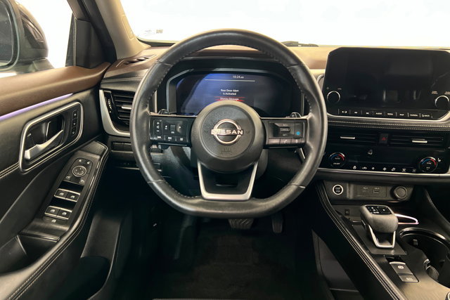 Used 2023 Nissan Rogue Platinum image 12