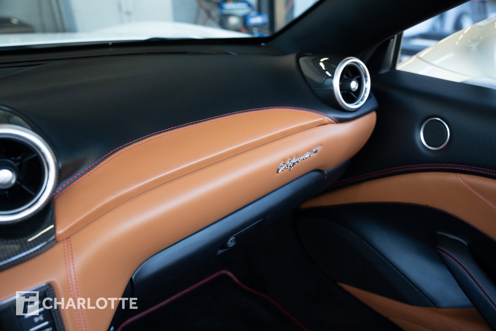 Used 2016 Ferrari California T image 28