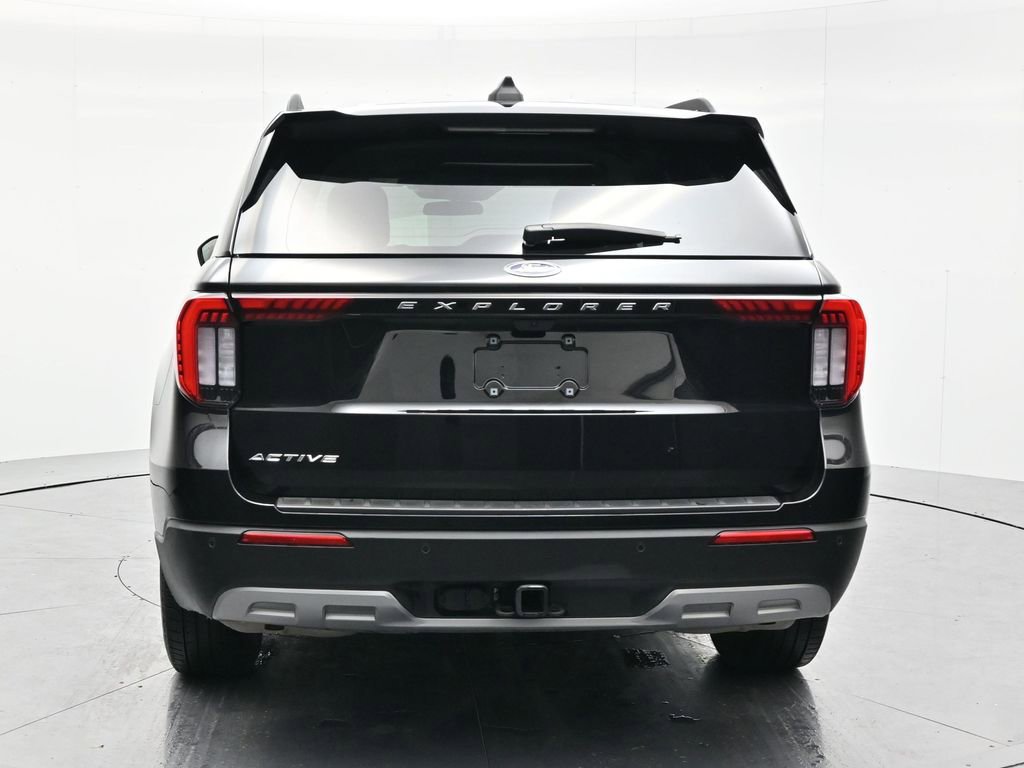Used 2025 Ford Explorer Active w/ Active Comfort Package RWD image 6