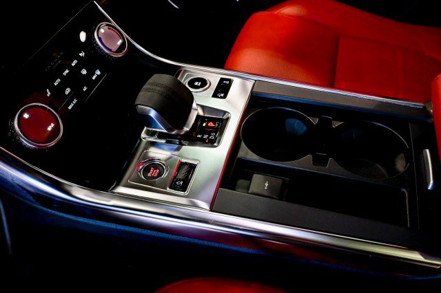 Used 2024 Jaguar XF R-Dynamic SE image 31