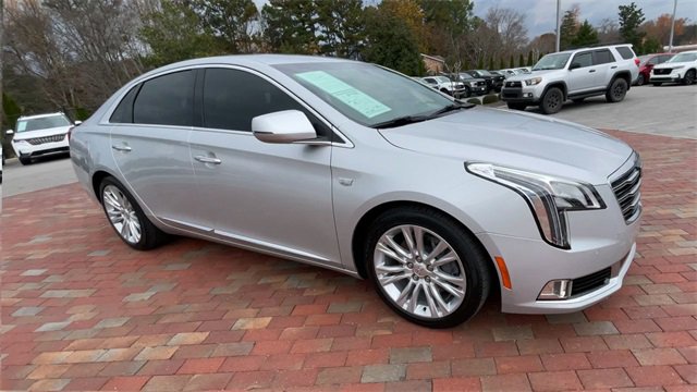 Used 2018 Cadillac XTS Luxury image 3