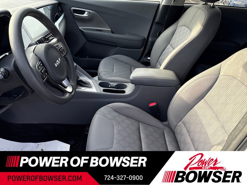 Used 2022 Kia Niro LX image 18