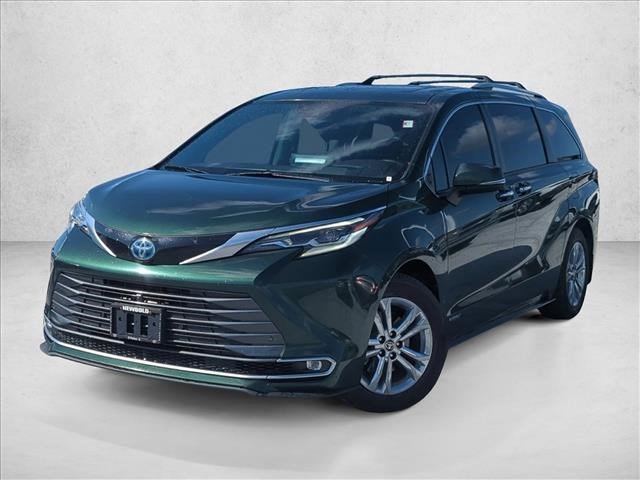 Used 2021 Toyota Sienna Platinum image 1