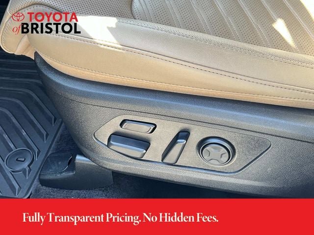 Used 2025 Kia Sorento SX Prestige w/ Olive Brown Leather Package AWD/4WD image 32