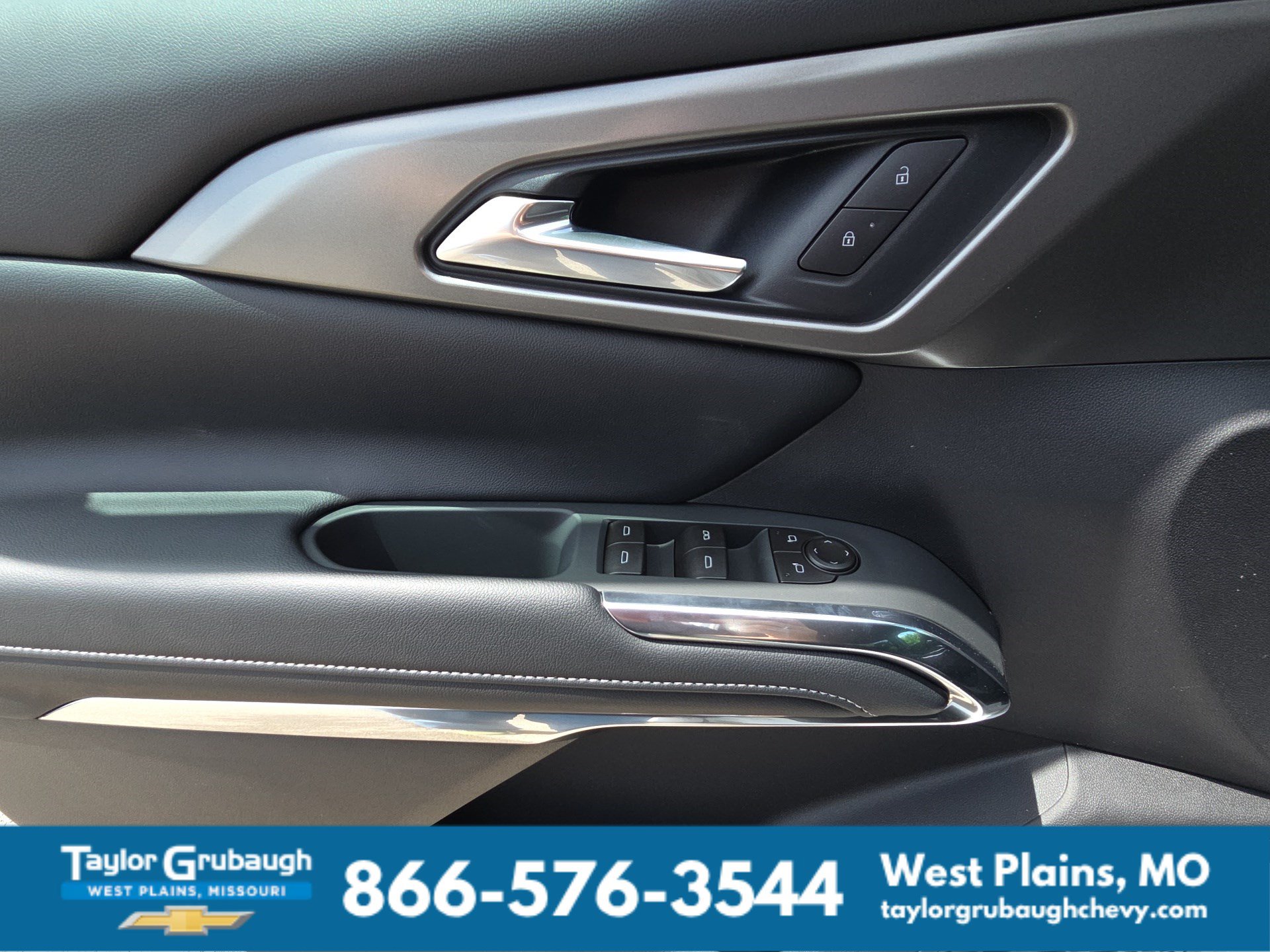 New 2026 Chevrolet Traverse LT w/ Midnight/Sport Edition FWD image 13