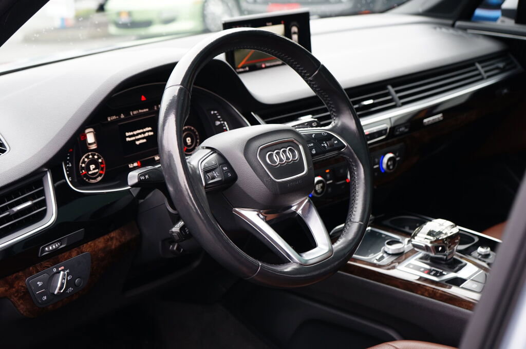 Used 2018 Audi Q7 3.0T Premium Plus w/ Premium Plus Package image 10