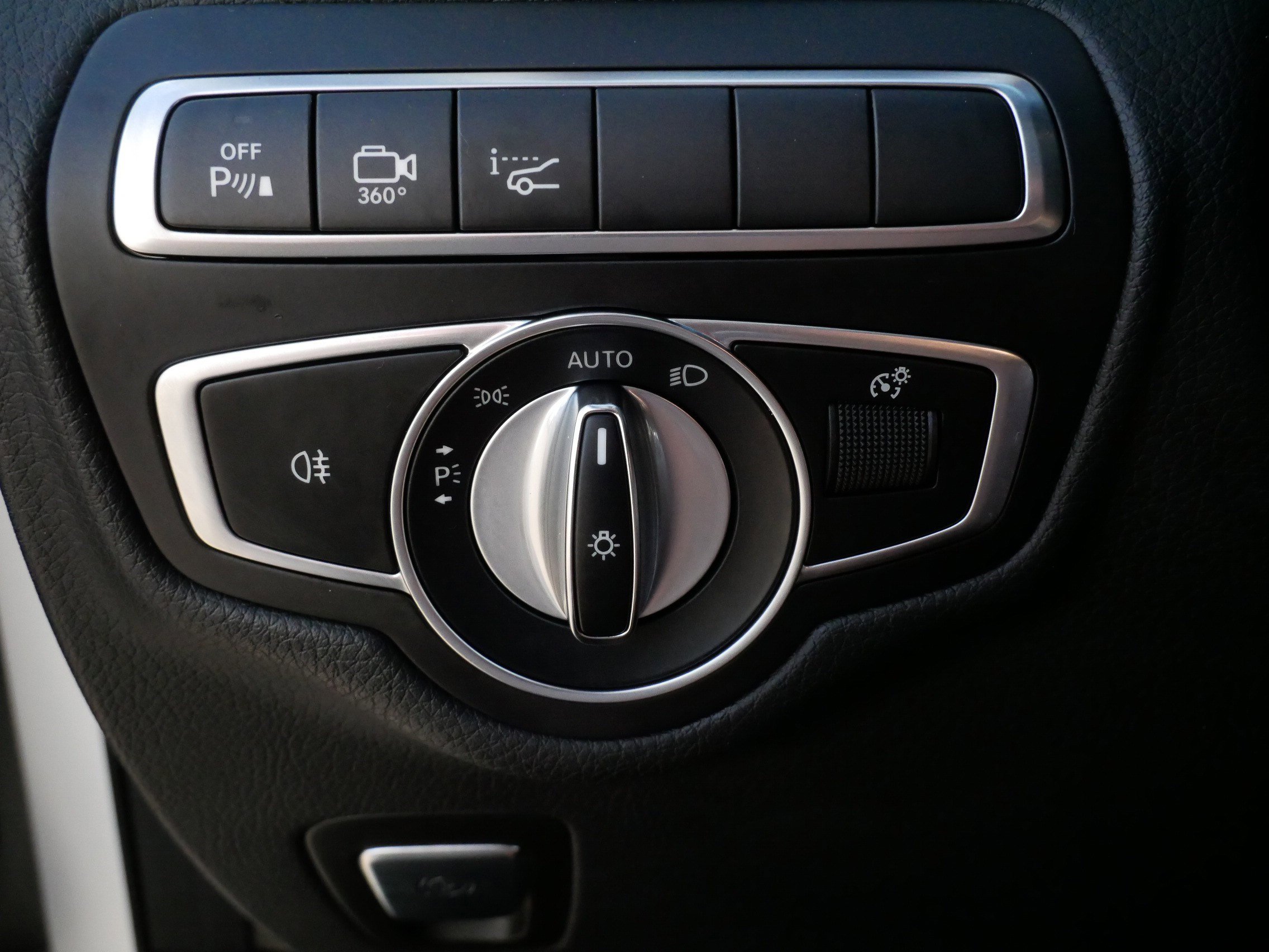 Used 2019 Mercedes-Benz GLC 300 4MATIC image 27