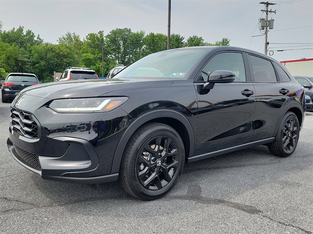 New 2025 Honda HR-V Sport image 2