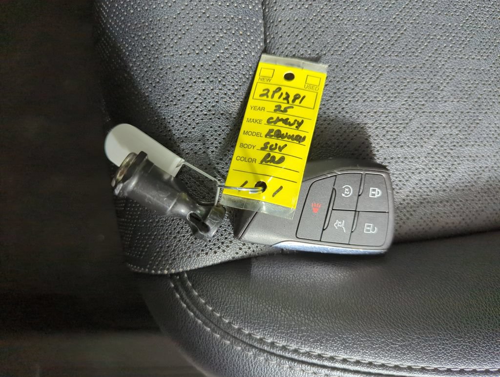 Used 2025 Chevrolet Equinox LT w/ Convenience Package II FWD image 23