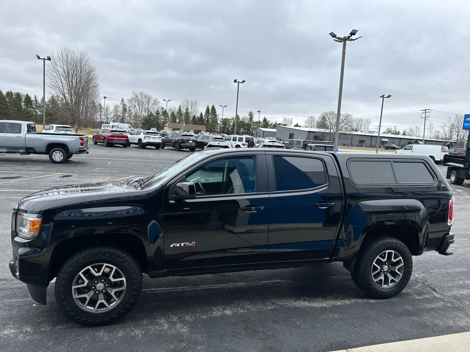 Used 2022 GMC Canyon AT4 w/ Driver Alert Package AWD/4WD image 10