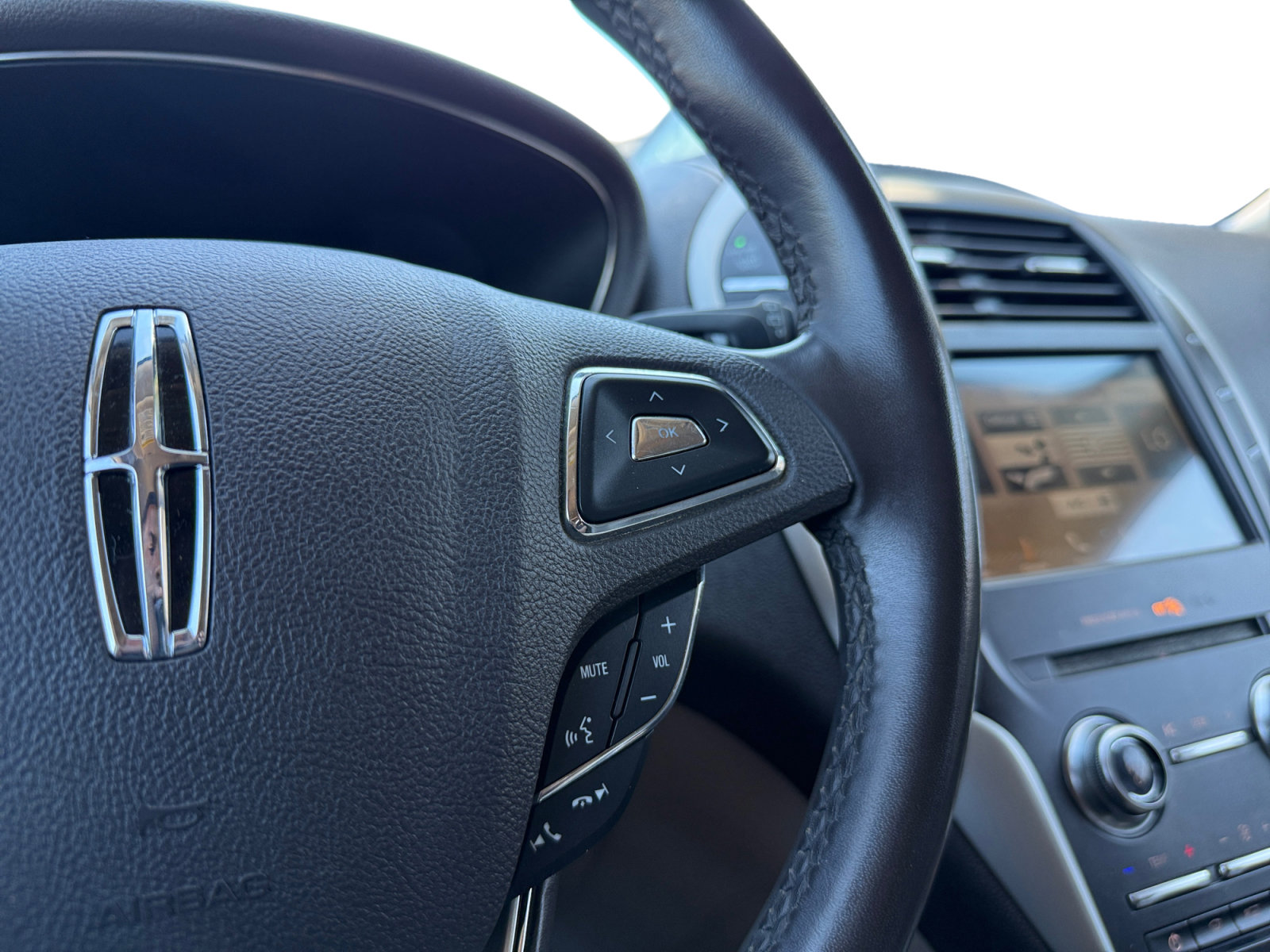 Used 2019 Lincoln MKC Reserve image 10