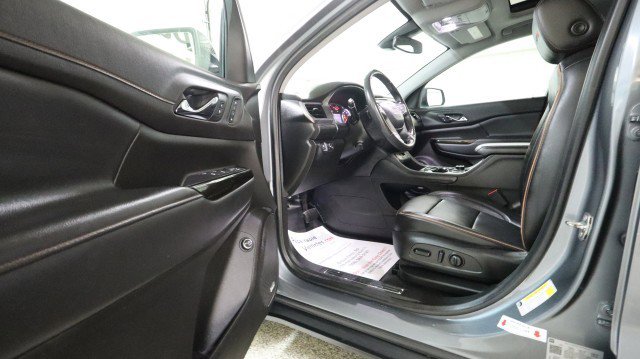 Used 2022 GMC Acadia AT4 w/ Preferred Package AWD/4WD image 9