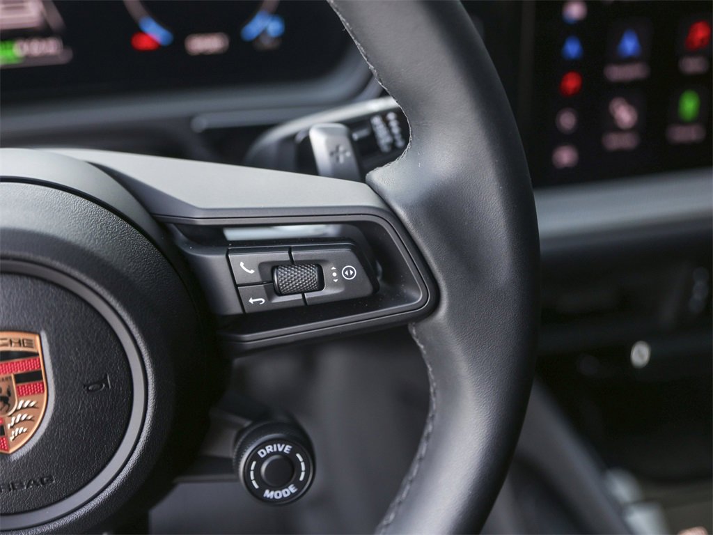 Certified 2025 Porsche Cayenne E-Hybrid Coupe image 19