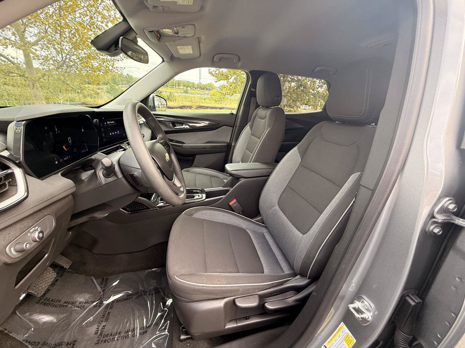 Used 2025 Chevrolet TrailBlazer LT AWD/4WD image 14