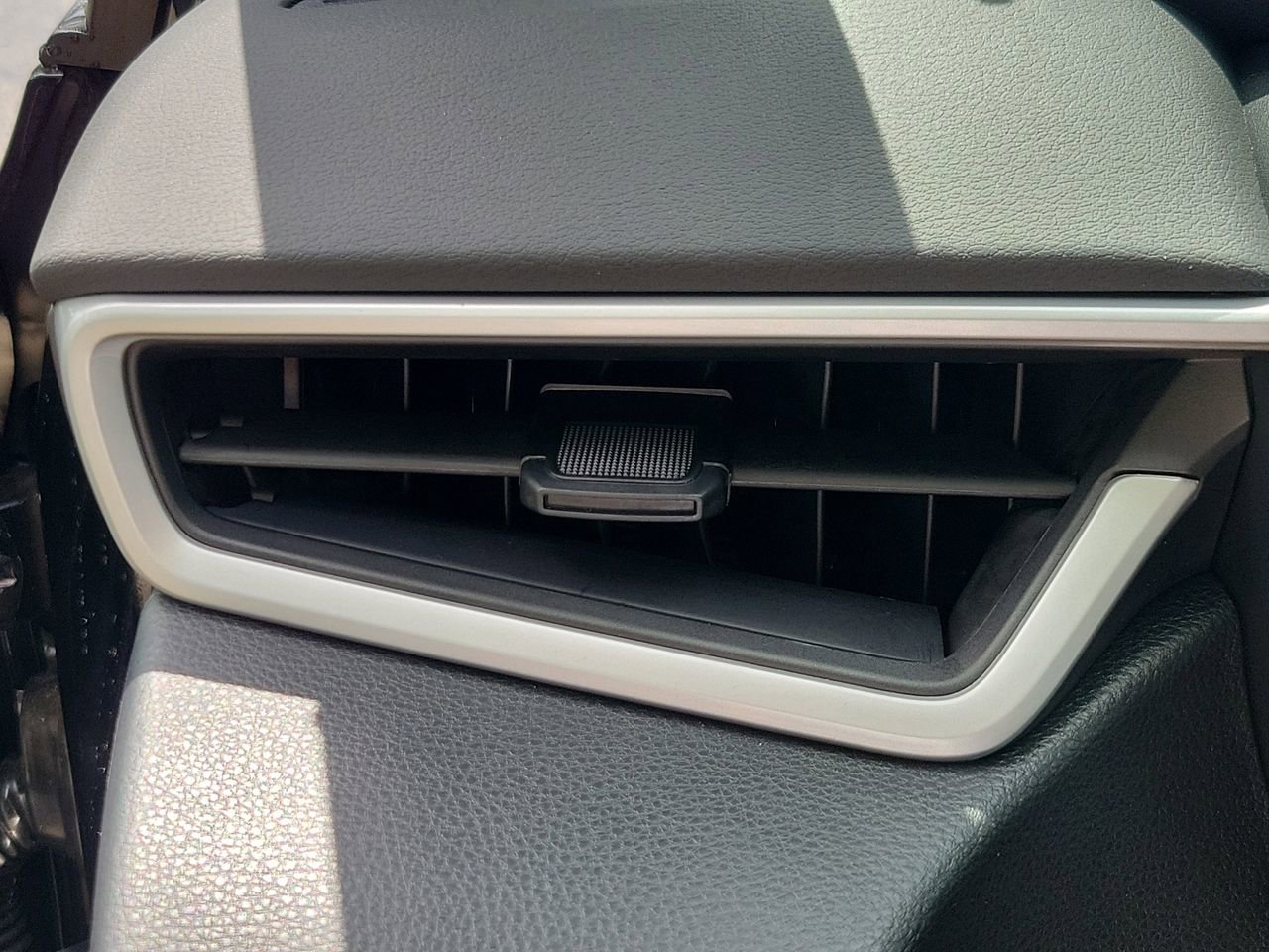 Used 2026 Toyota Corolla LE image 29