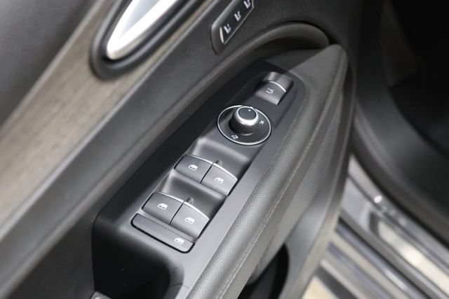 Used 2023 Alfa Romeo Stelvio Ti AWD/4WD image 17