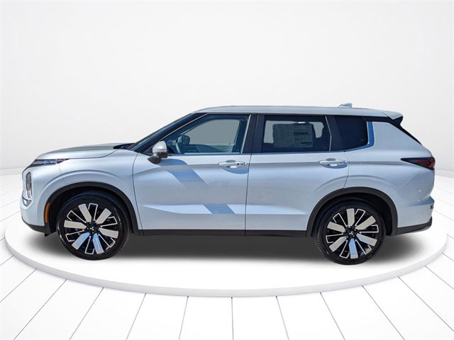 New 2025 Mitsubishi Outlander SE image 7